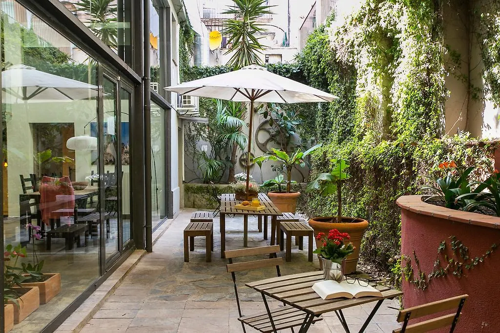4 Rooms Barcelona Apartment