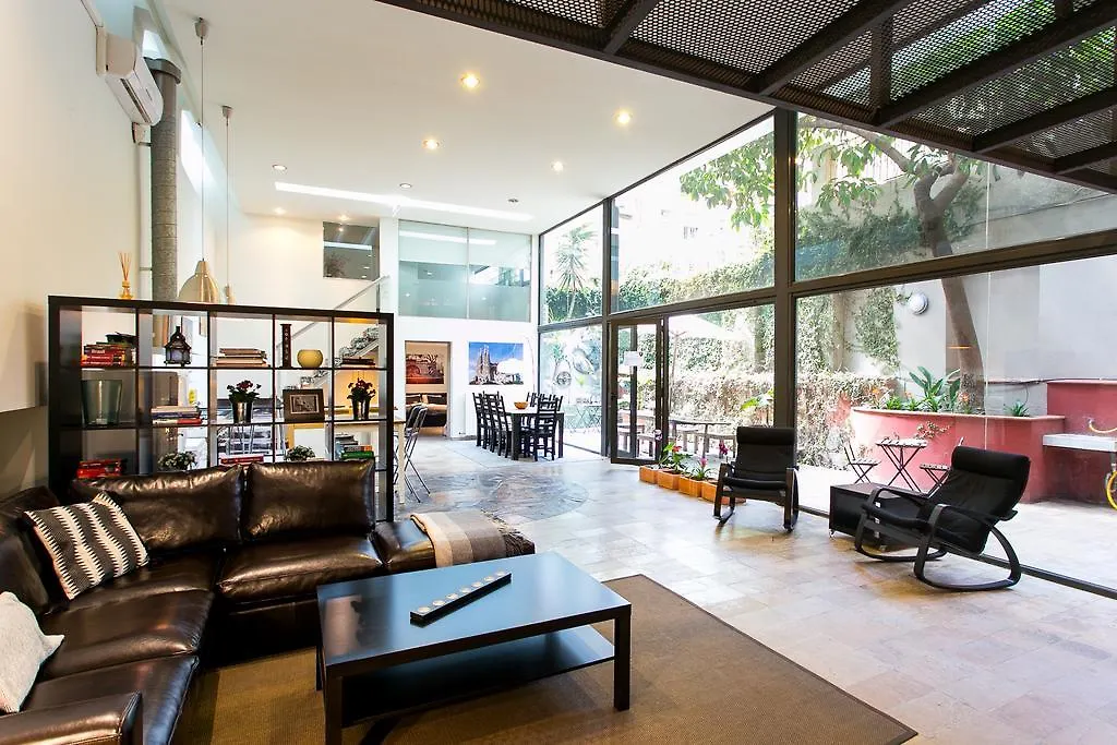 4 Rooms Barcelona contacts