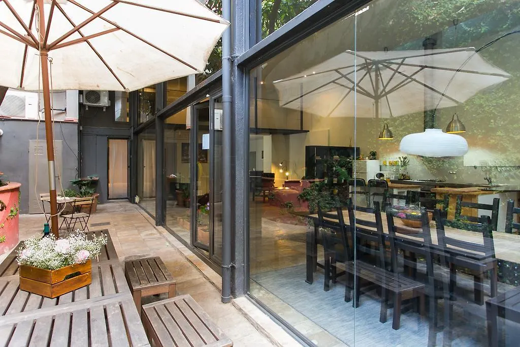 4 Rooms Barcelona Apartment