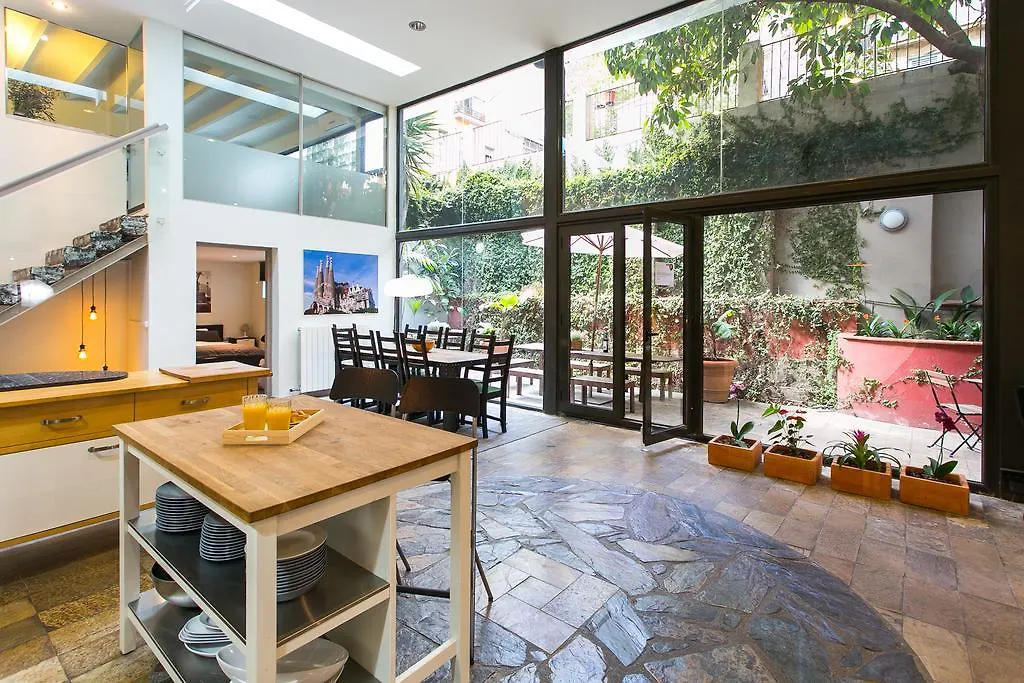 4 Rooms Barcelona 0*,  Spain