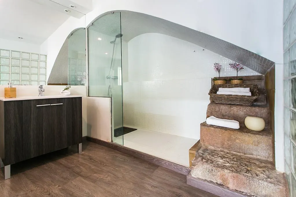 4 Rooms Barcelona Spain